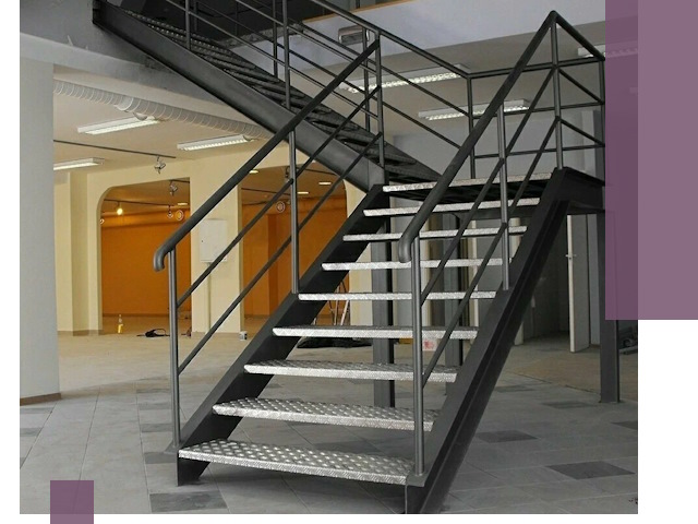 Лестницы для офиса в Астрахани: изготовление, монтаж, демонтаж