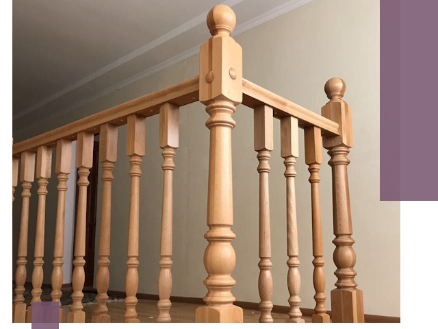 Деревянные перила на заказ в Астрахани: монтаж и изготовление