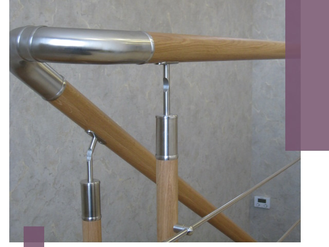 Комбинированные перила на заказ в Астрахани — монтаж и производство