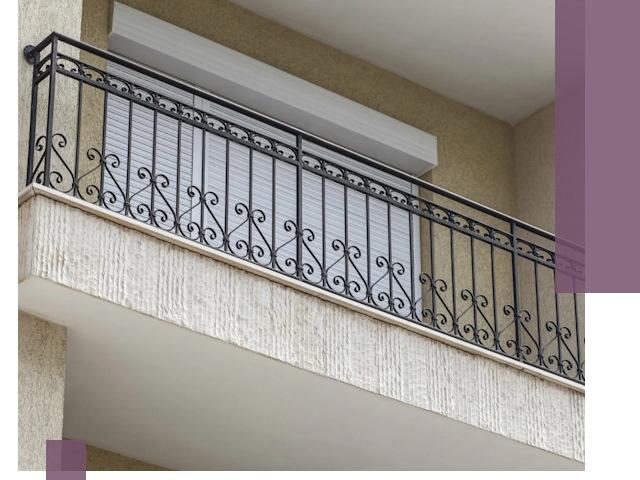 Балконные ограждения из металла и стекла в Астрахани для домов