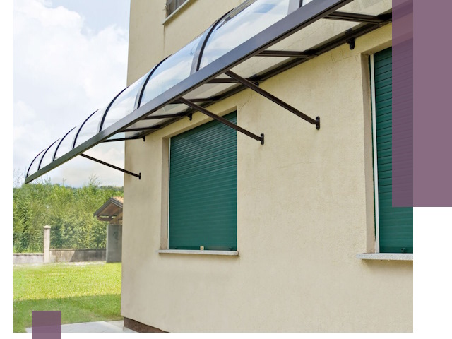 Козырьки над окнами в Астрахани — изготовление и монтаж по выгоде