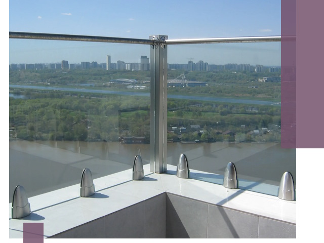 Стеклянные парапеты премиум класса в Астрахани для домов и бизнесов