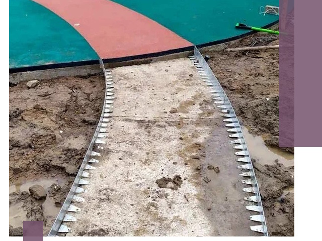 Металлические бордюры для дорожек в Астрахани — монтаж и изготовление